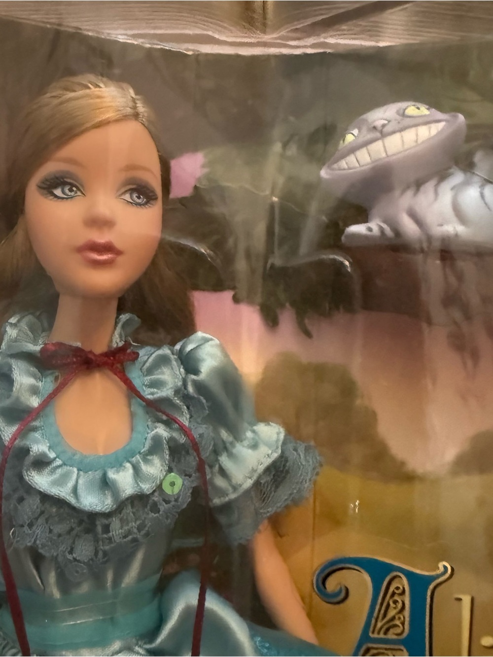 Alice in Wonderland Barbie - Silver Label - Picture 3 of 11